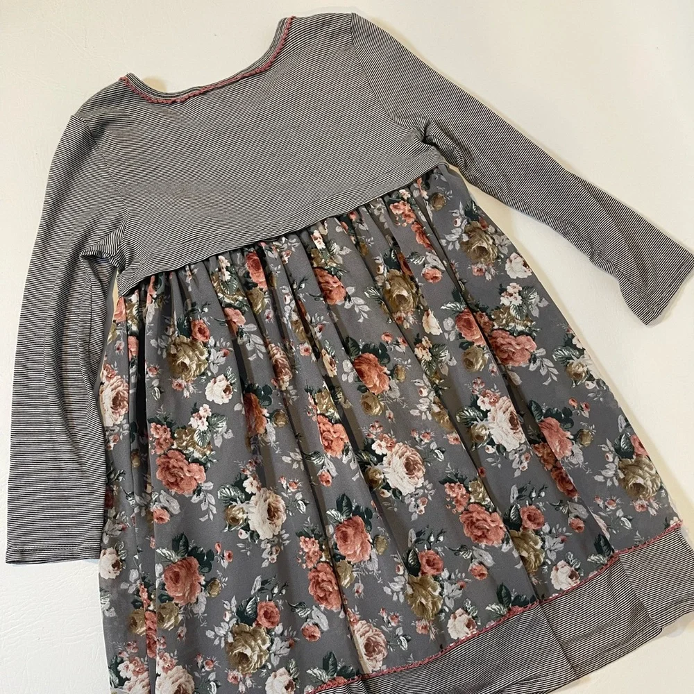 Iris & Ivy Gray Stripe and Floral, Long sleeve Girls Dress. Size 6X. Preloved. - Picture 2 of 10